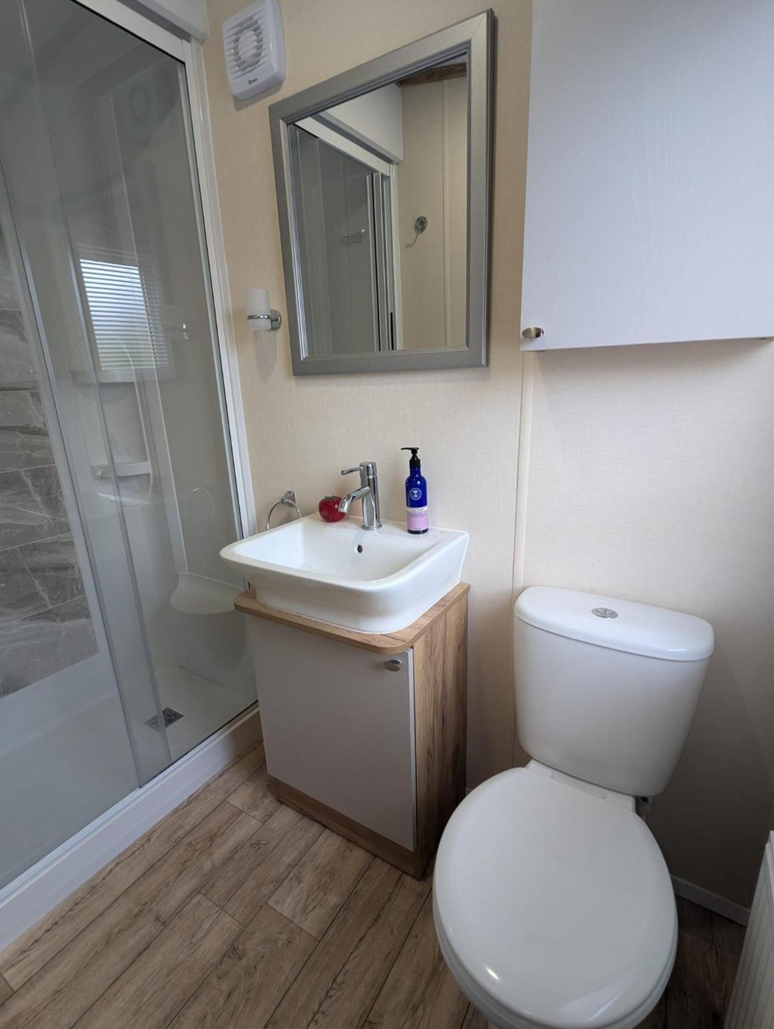 Spacious Comfortable Holiday Home With Unique Layout On 5 Star Shorefield Holiday Park Milford on Sea Extérieur photo